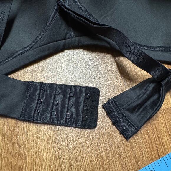 Calvin Klein Womens Lightly Lined Wirefree Bra Black Size Large T-Shirt Bra - Picture 5 of 9